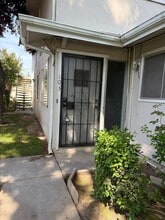 Building Photo - 4942 N Holt Ave