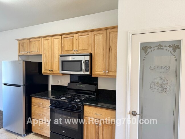 Building Photo - Spacious 3 Bed 2 Bath Home!