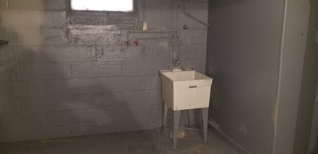 Foto del edificio - Brooklyn Centre neighborhood - 3  bedroom/...