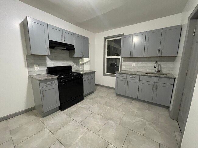 Building Photo - 522 Mulberry St