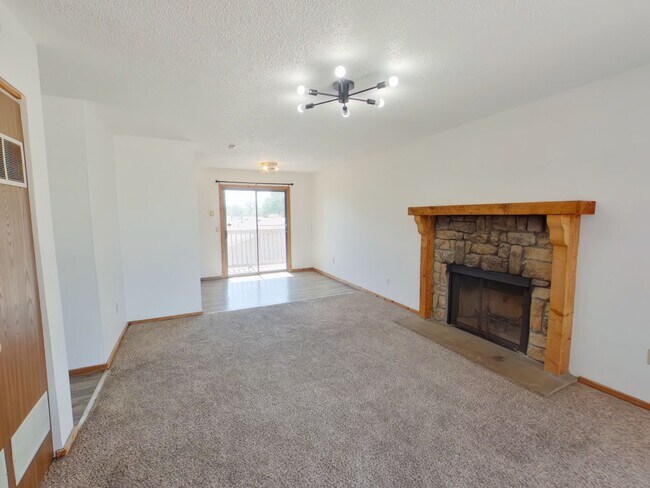 Foto del edificio - 3950 N Garland Cir