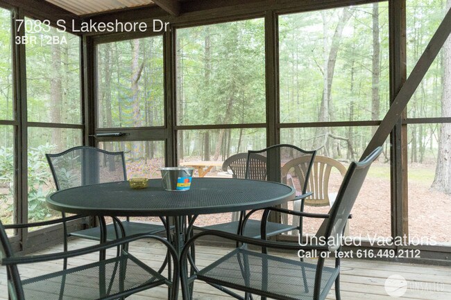 Foto del edificio - 7083 S Lakeshore Dr, Pentwater MI