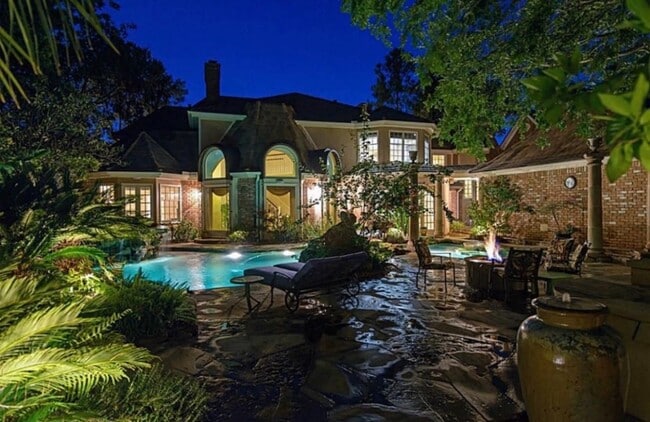 Building Photo - 2819 Cedar Woods Pl