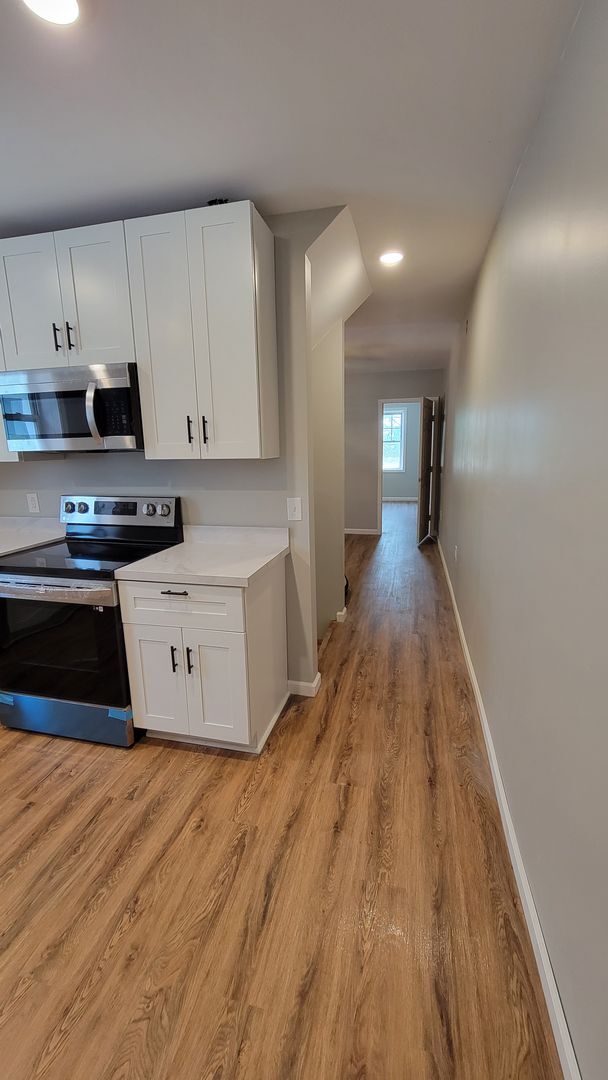 Foto del edificio - 321 W 7th St