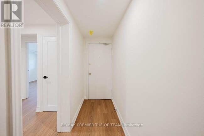 Building Photo - 299 Quebec Ave