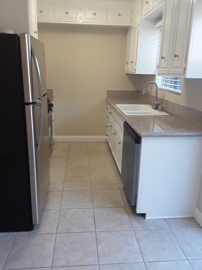 Stainless Steel Appliances - 2215 Clark Ln