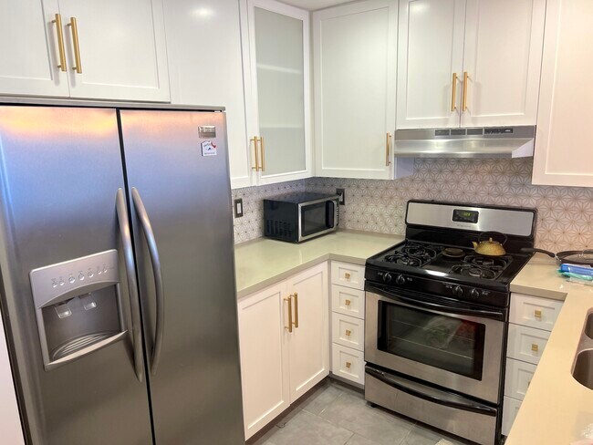 Foto del edificio - 4702 Fulton Ave