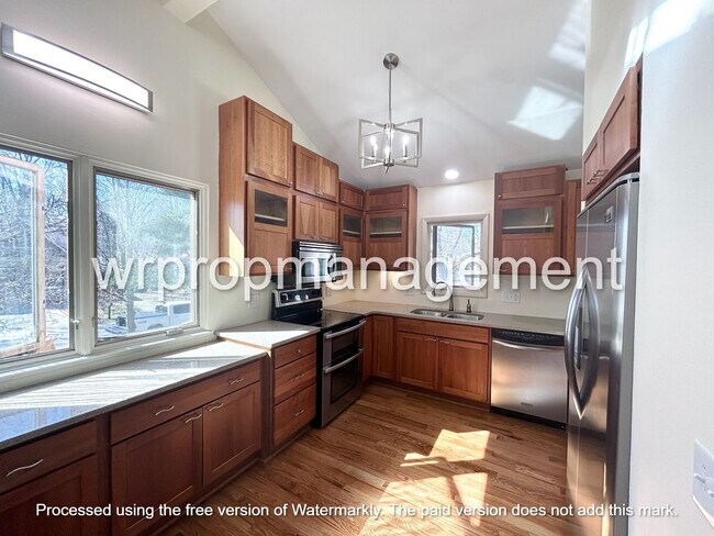 Foto del edificio - 1336 Winding Way