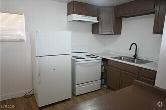 Building Photo - 1610 Marlin Ave