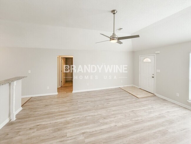 Foto del edificio - 4890 Phipps Dr