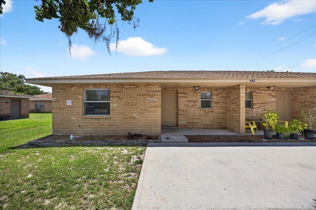 Foto del edificio - 402 Big Cedar Way