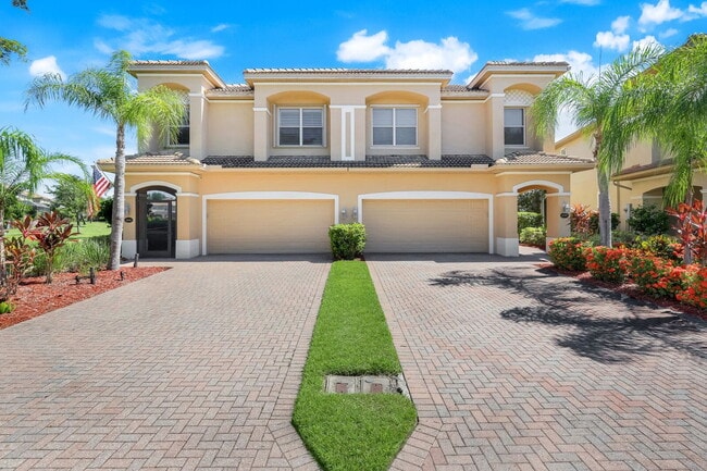 Building Photo - "Spacious 3-Bedroom Condo Retreat in Ester...