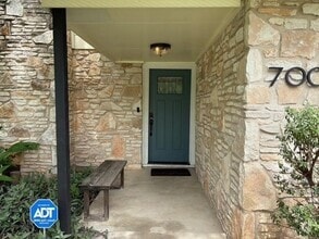 Building Photo - 7002 Crystalbrook Dr
