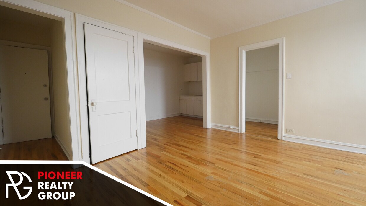 Foto principal - 546 W Wellington Ave