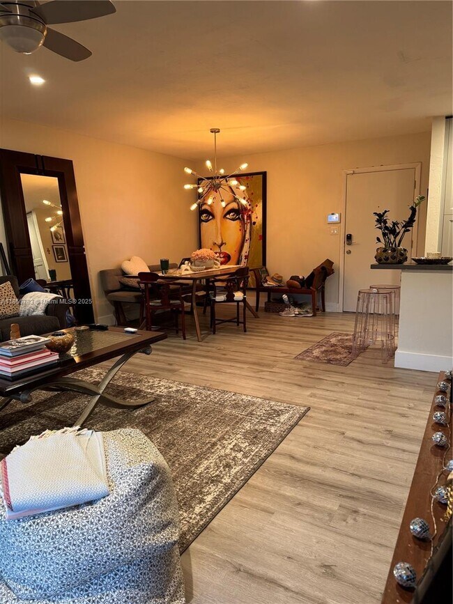 Foto del edificio - 8335 SW 72nd Ave