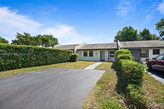 Building Photo - 5113 SW 138th Ave Cir