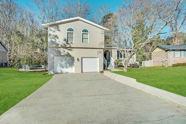 Foto del edificio - 2317 Emerald Springs Dr