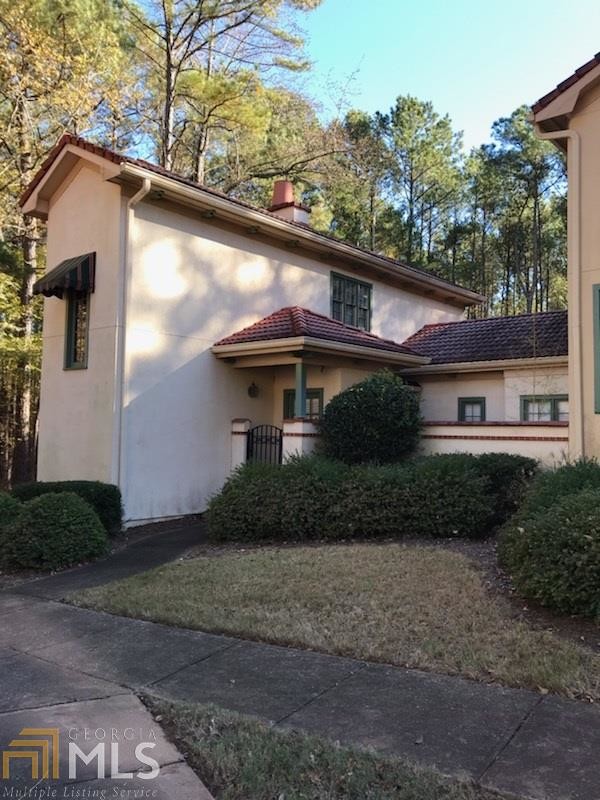 Building Photo - 1422 Club Dr
