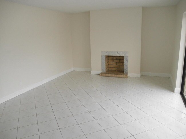 Building Photo - 1700 Forest Lakes Cir