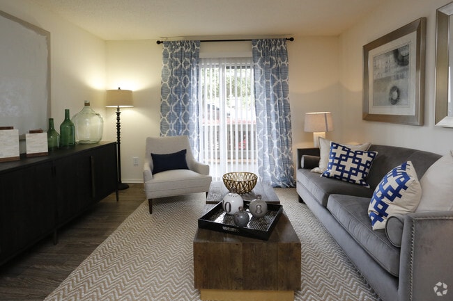 2BR,1BA - Huntleigh Woods