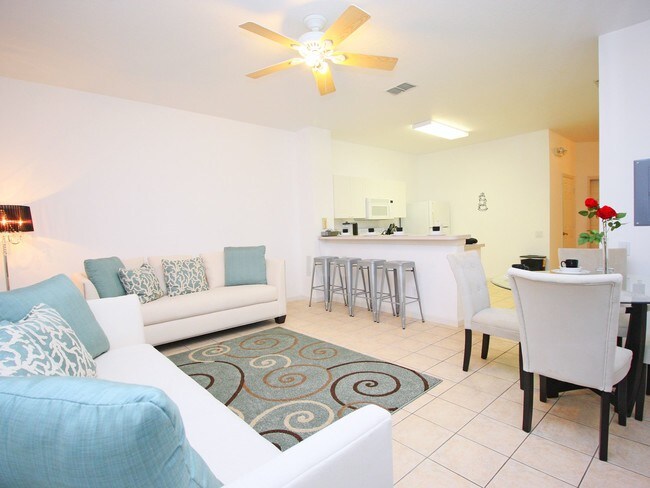 Building Photo - 2383 Silver Palm Dr