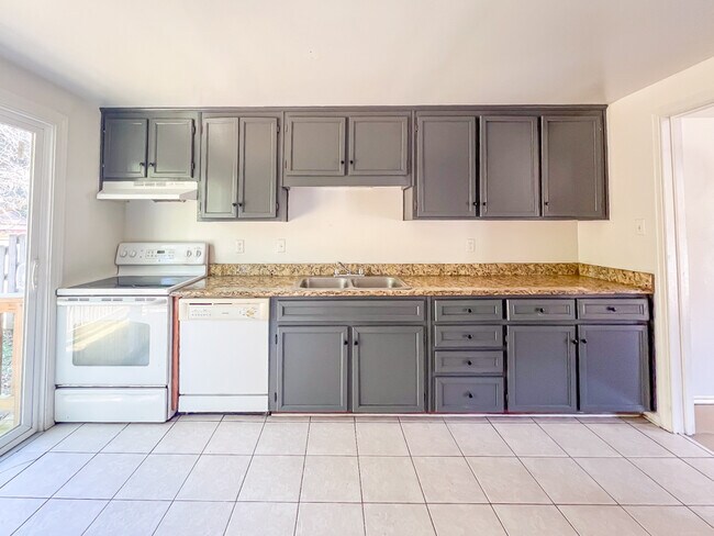 Foto del edificio - 5 Fox Hill Dr