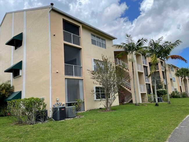 Building Photo - 15325 SW 106th Ter