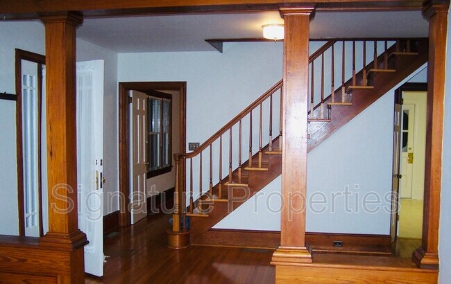 Building Photo - 2223 Red Bank Rd