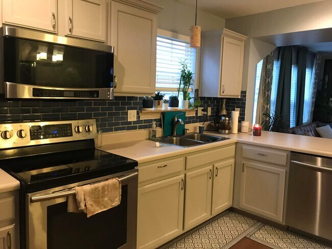 kitchen - 2111 SW Gooseberry Ln