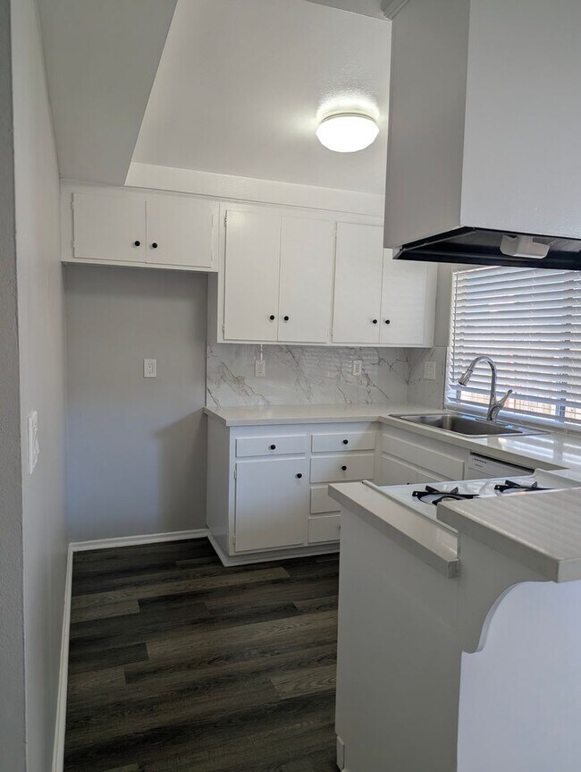 Foto del edificio - 17031 Pinehurst Ln