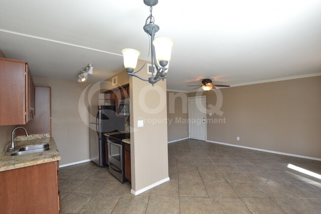 Building Photo - Scottsdale Condo! Sunscape!!