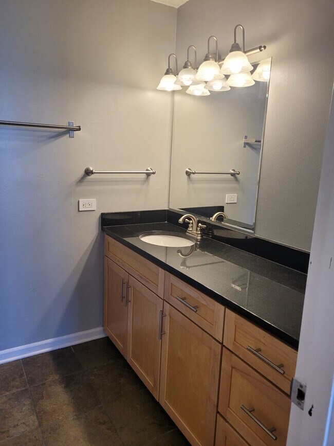 Foto del edificio - D Simmons (105 N 31st Ave #904)
