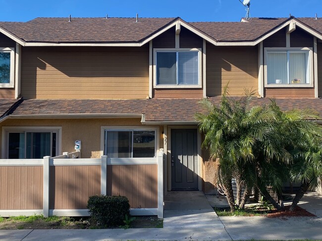 Foto del edificio - 1460 Kendall Dr