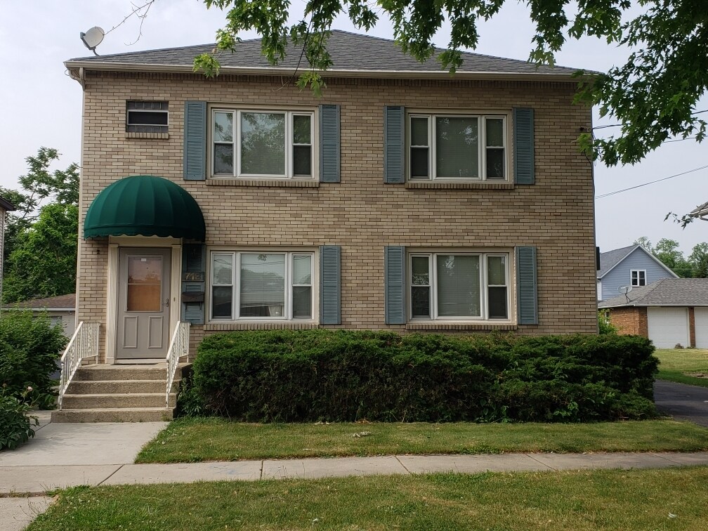 Apartment exterior - 713 John St
