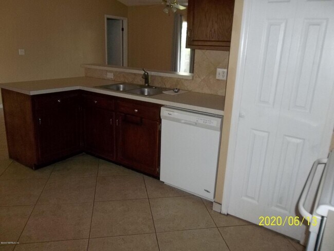 Building Photo - 2921 College Park Dr