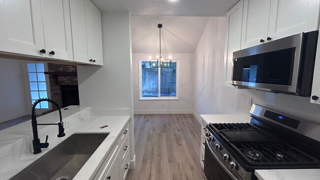 Foto del edificio - 4024 Nugget Dr