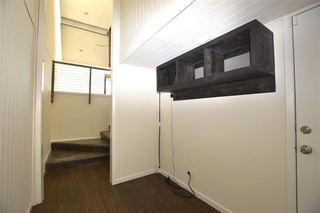 Building Photo - 2202 Trailside Dr