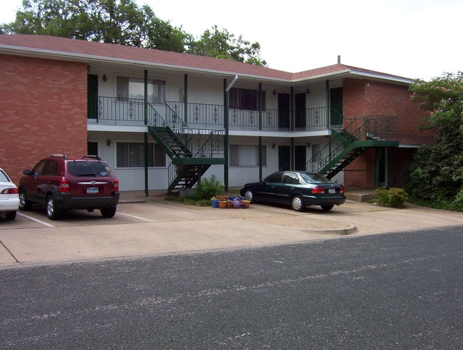 Building Photo - 1407 W 39th 1/2 St