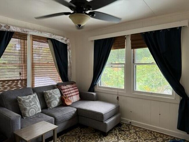 Foto del edificio - Ocean, Hilo Bay Views, Fully Restored Plan...