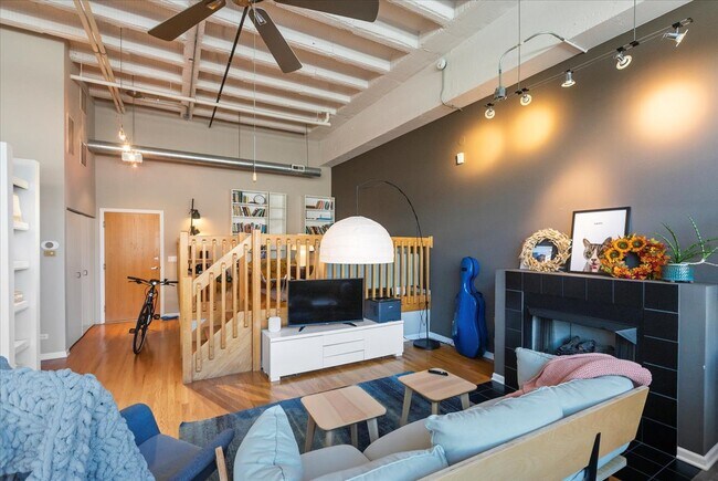 Foto del edificio - 1834 Ridge Ave