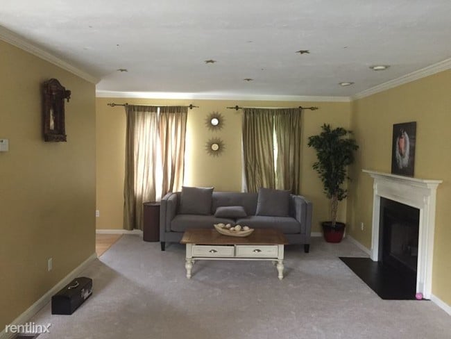 Building Photo - 4 br, 2.5 bath House - 6 Cardinal Circle