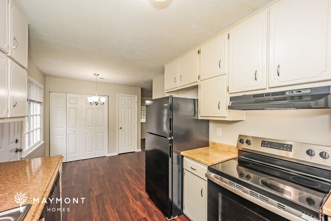 Foto del edificio - 8645 Garvey Dr