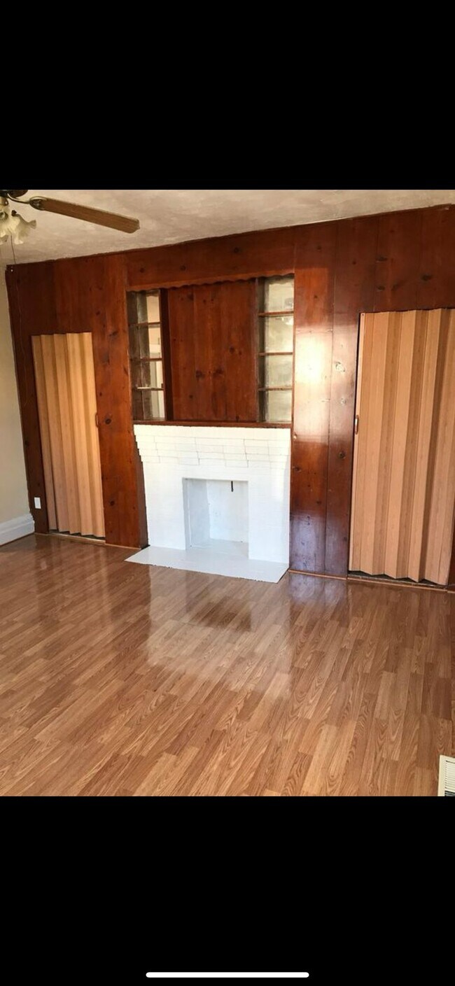 Building Photo - 604 Walnut Ave