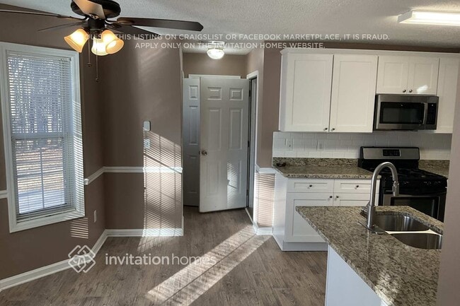 Building Photo - 4028 St George Walk SW