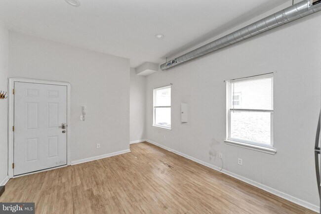 Building Photo - 1305 N 15th St