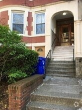 Building Photo - 19 University Rd