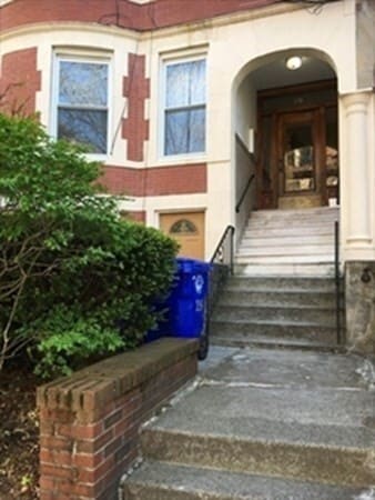 Primary Photo - 19 University Rd