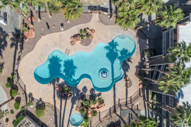 Gran piscina y spa - Sportsman's Royal Manor