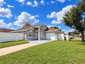 Building Photo - 145 Pinewood Cir