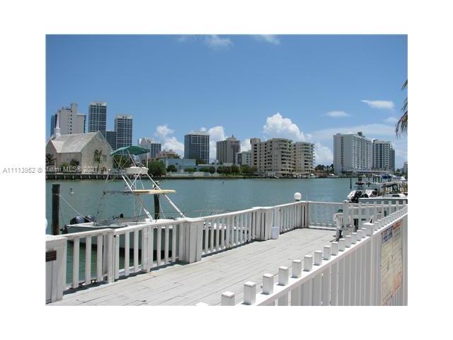 Primary Photo - 6881 Bay Dr